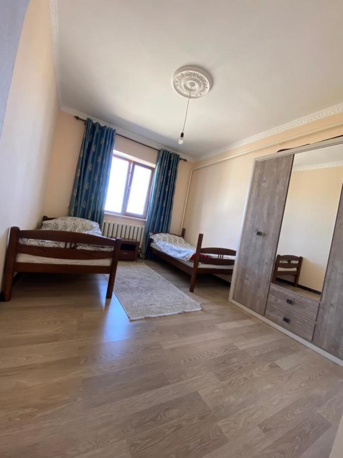 Maksat House Hotel Tossor Bagian luar foto