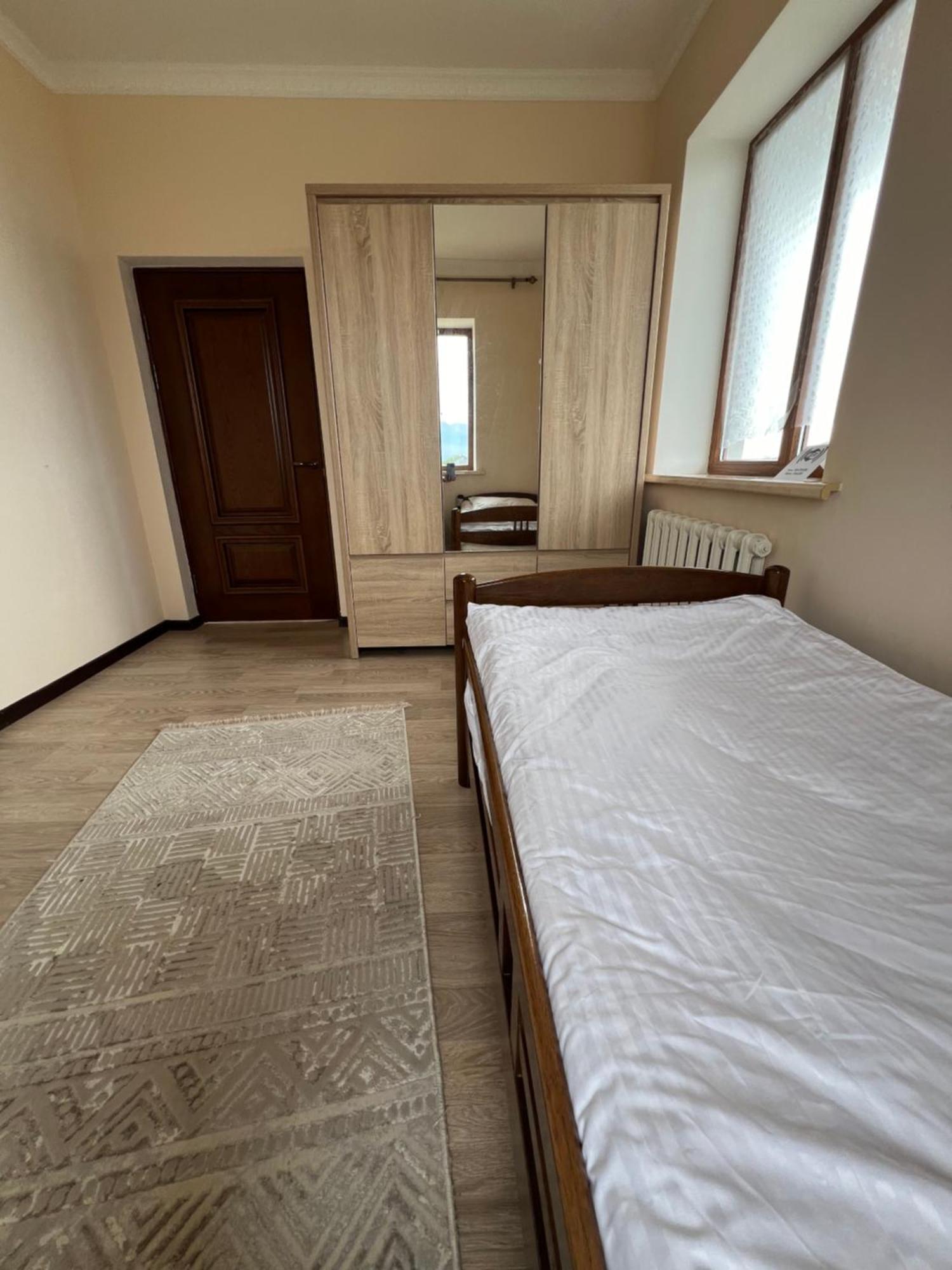 Maksat House Hotel Tossor Bagian luar foto